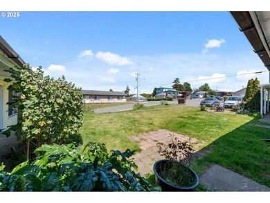 1902 Monroe St, Northbend, OR 97459 - photo 7