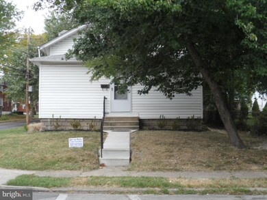 1027 Bartram Ave, Darby, PA 19023 - photo 2