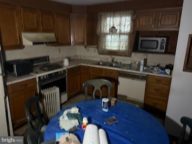 7923 Maplewood Dr, Manassas, VA 20111 - photo 6