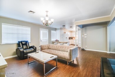 1202 Dulles Dr-7