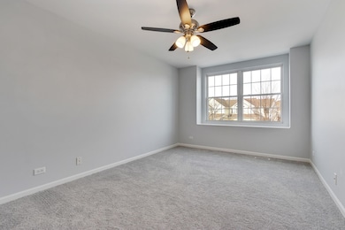 1002 Viewpoint Dr unit 1002, Lake In the Hills, IL 60156 - photo 7