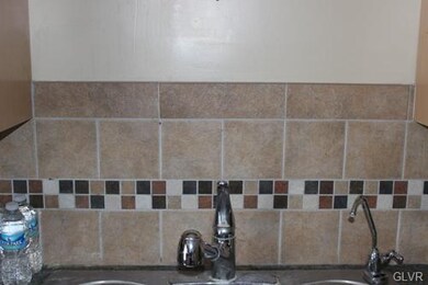 1229 Trapps Ln, Allentown, PA 18103 - photo 4