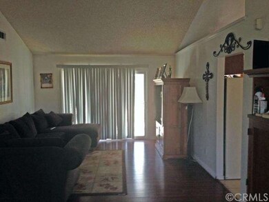 Family Room, beautiful laminate floors