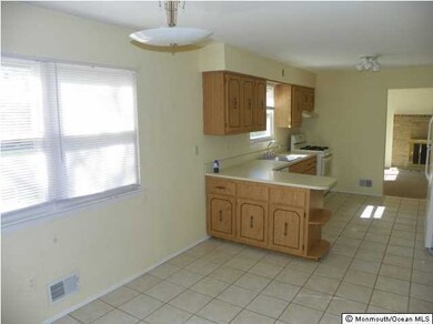 15 Kolas Ct unit 17, North Middletown, NJ 07748 - photo 3