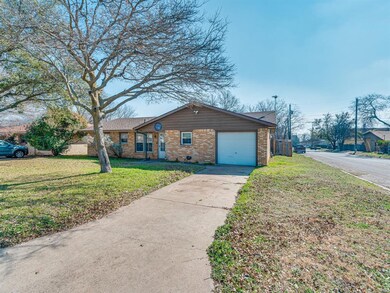 1121 Davis St, Cleburne, TX 76033 - photo 6