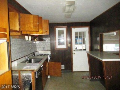 1050 Middleborough Rd, Essex, MD 21221 - photo 7