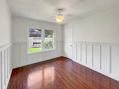 3902 Spring Meadow Dr, Pearland, TX 77584 - photo 5