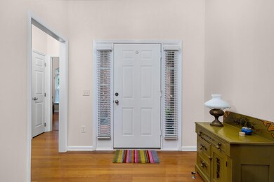 10 - 6410 Brookmead Cir - Interiors