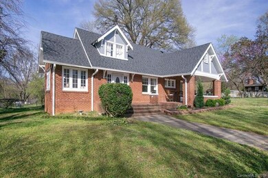 523 Margaret Dr, Statesville, NC 28677 - photo 2