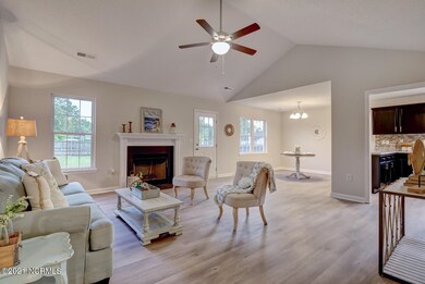 401 Austin Ct Richlands NC-large-005-004