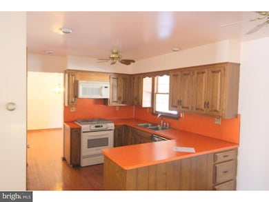 1094 Bethel Church Rd, Spring City, PA 19475 - photo 4