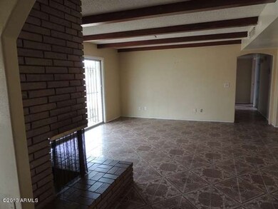 023-261985 Living Rm