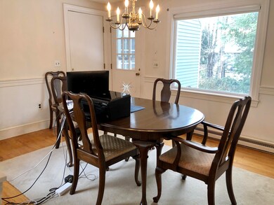 12 applegate dining 1