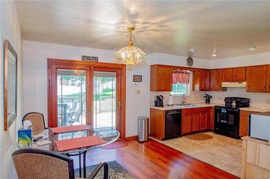 4239 Spruce St, Whitehall, PA 18052 - photo 4