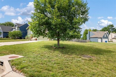 20839 S Skyview Ln, Spring Hill, KS 66083 - photo 2