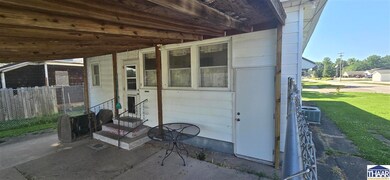 1059 Blackman St, Clinton, IN 47842 - photo 4