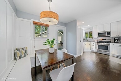 394 N Oaklawn Ave, Elmhurst, IL 60126 - photo 3