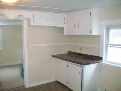 21 Hanson St, Somersworth, NH 03878 - photo 6