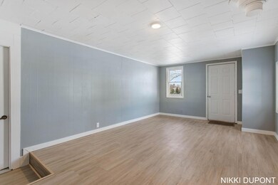 15-web-or-mls-340 W 27th St, Holland-15