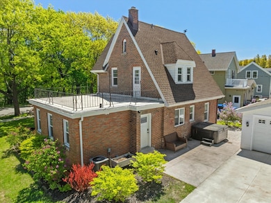 605 East Riverside Dr - Kohler