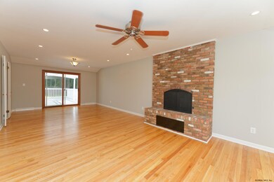 6 Marilyn Dr, Schenectady, NY 12302 - photo 6