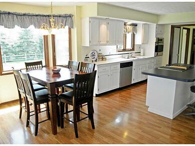 5666 Moorgate Dr, Columbus, OH 43235 - photo 4