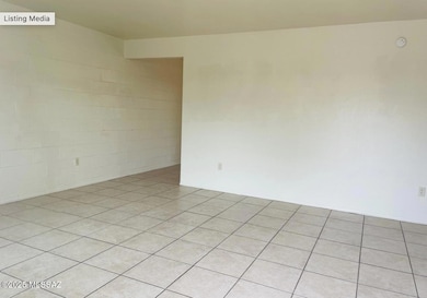 2205 N Madelyn Avenue, 2205