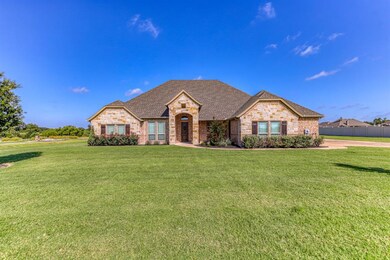 301 Steppes Ct, Weatherford, TX 76087 - photo 2