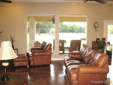 2 7x5  Windows in Living