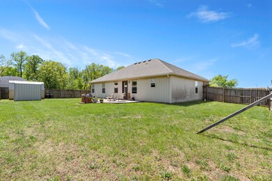 437 Echo Valley Cir, Reeds Spring, MO 65737 - photo 4