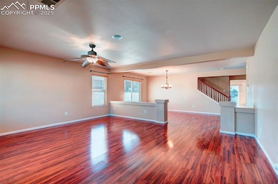View from front entry to the livingroom and foral 