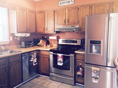 5607 wooded Lake kitchen sm