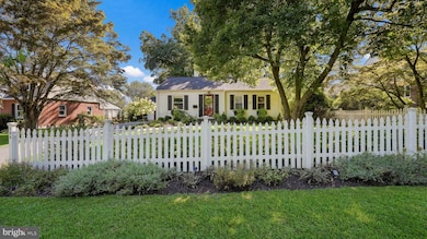 104 Kreutz Ave, Doylestown, PA 18901 - photo 3