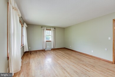 647 Henshaw Rd, Bunker Hill, WV 25413 - photo 5