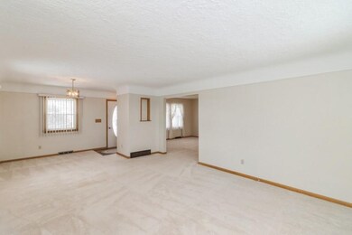 2535 Hull Ave, Des Moines, IA 50317 - photo 4