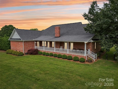 105 Gold Run Ct, Kings Mountain, NC 28086 - photo 2