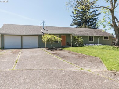 906 SW 14th St, Troutdale, OR 97060 - photo 2