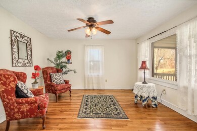 004-457451-15_Bobcat_Lane_IMG_1865_HDR