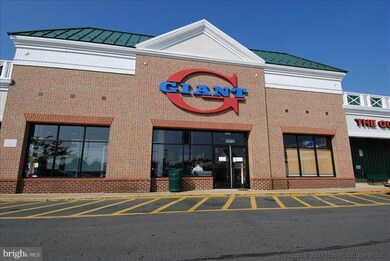 2408 Garnett Dr, Alexandria, VA 22311 - photo 5