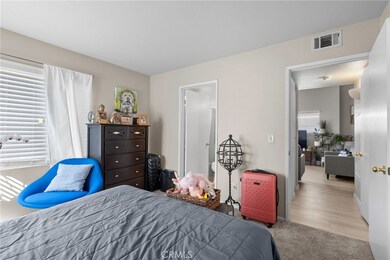 24496 Valle Del Oro unit 204, Newhall, CA 91321 - photo 4