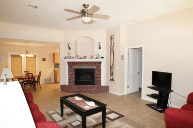 Living room 3