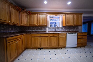 676 Indian Springs Cir, Manchester, TN 37355 - photo 4