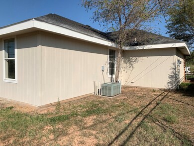 2306 S Monticello St, Big Spring, TX 79720 - photo 3