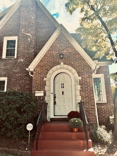 255 Norfolk St, Springfield, MA 01109 - photo 2