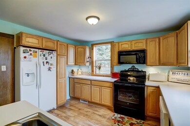 352 Biglow Rd, Brooklyn, WI 53521 - photo 4