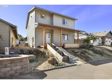 1436 E 11th St, the Dalles, OR 97058 - photo 2