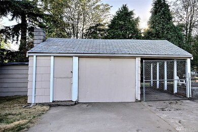 739 S 207th St, Des Moines, WA 98198 - photo 5
