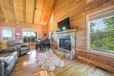 114 Dreamworks Ct, Hendersonville, NC 28792 - photo 3