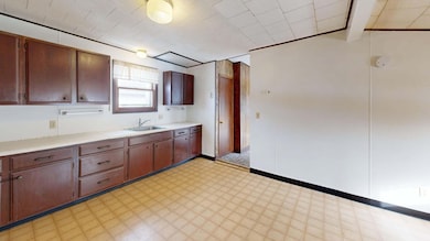 618 Kent St, Sparta, WI 54656 - photo 6