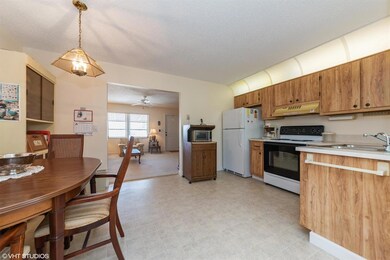 03_816SW18thCt_191_KitchenBreakfastRoom_